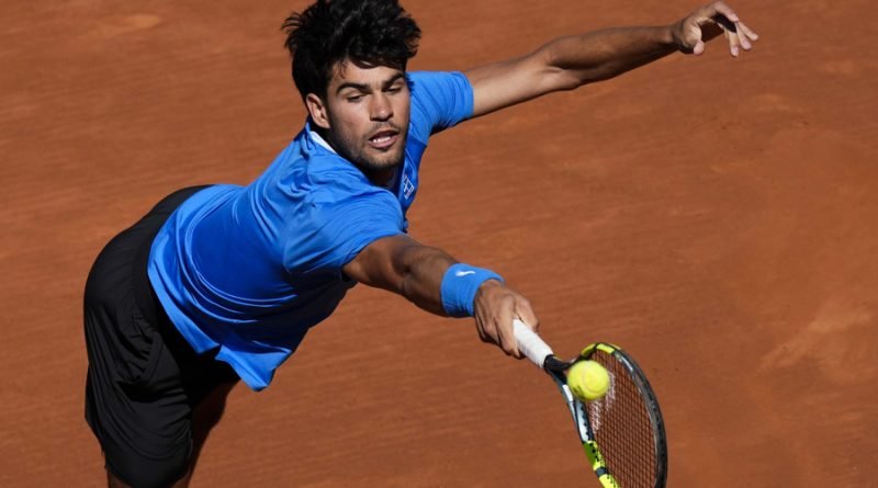 Alcaraz resuelve un estreno incómodo ante al finés Virtanen